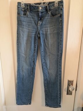 Eddie Bauer Women's Classic Blue Denim Jeans - Slim Fit